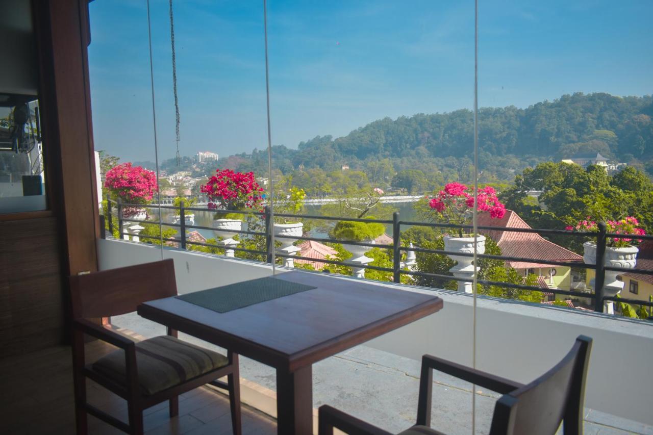 Heaven Seven Hotel