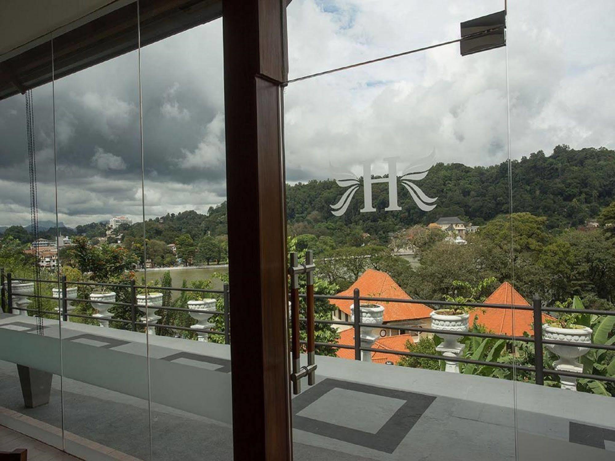 Heaven Seven Hotel