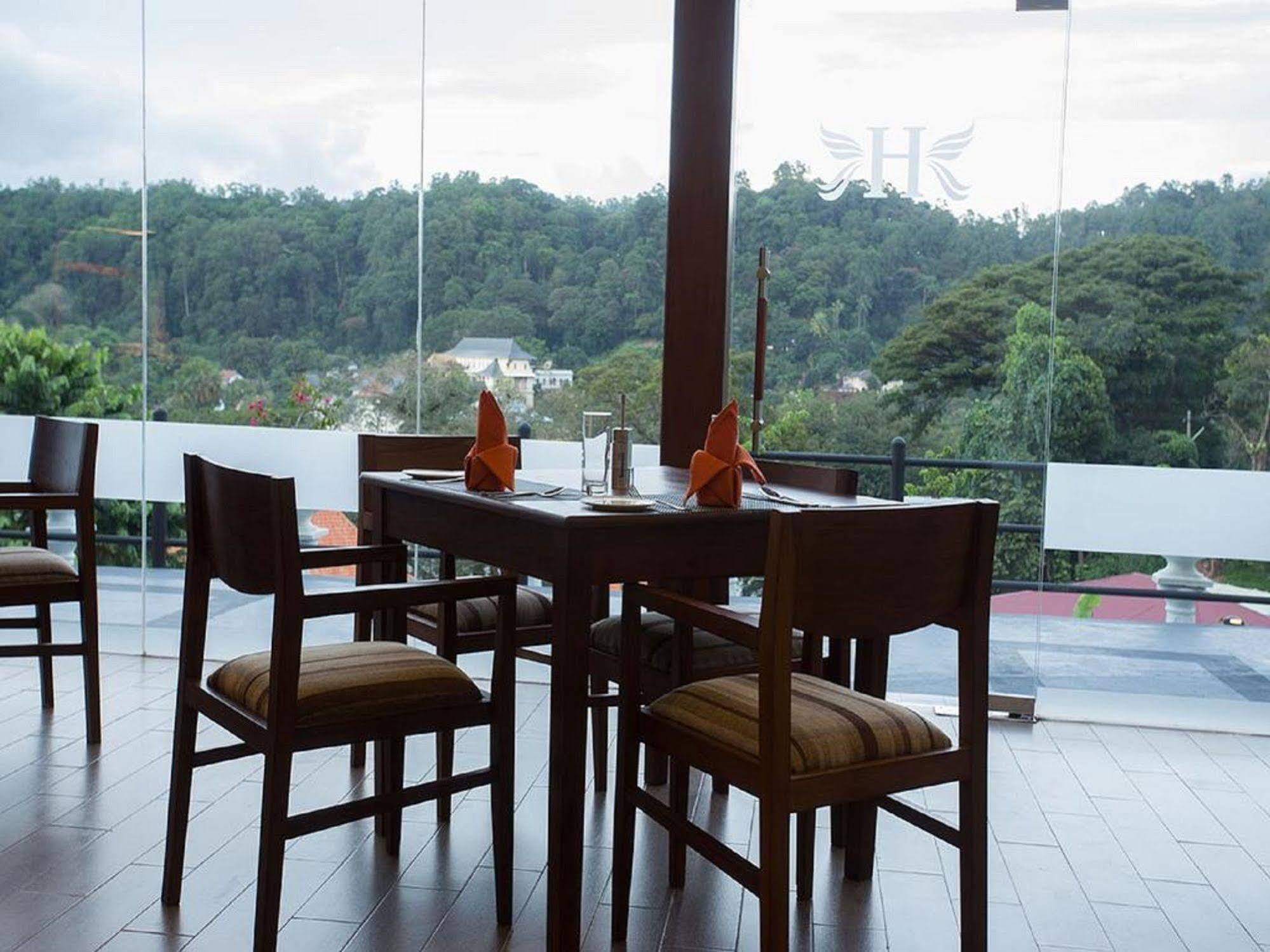 Heaven Seven 4* Kandy