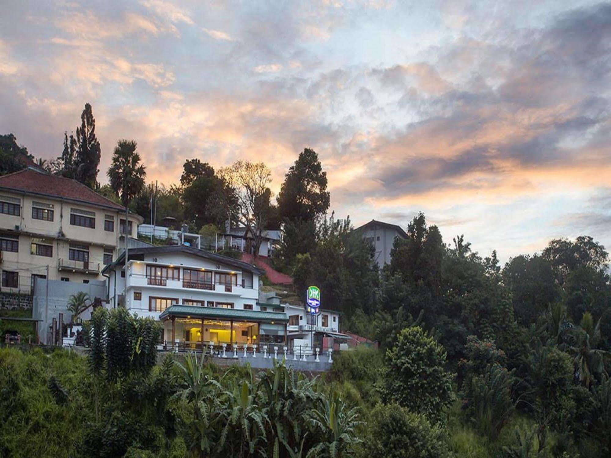 Heaven Seven 4* Kandy